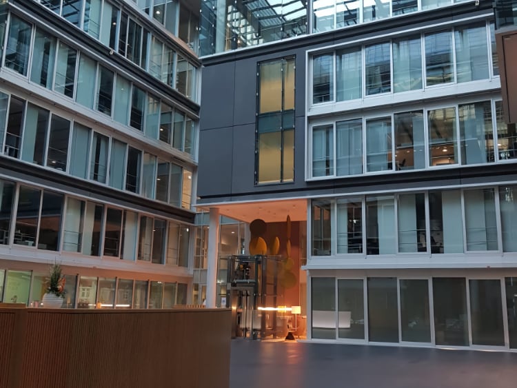 01 - Eingangshalle_April 2020